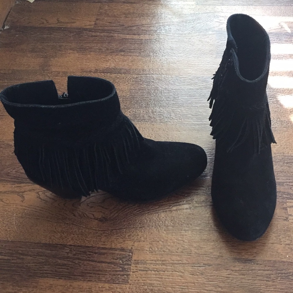 Gianni Bini fringe booties